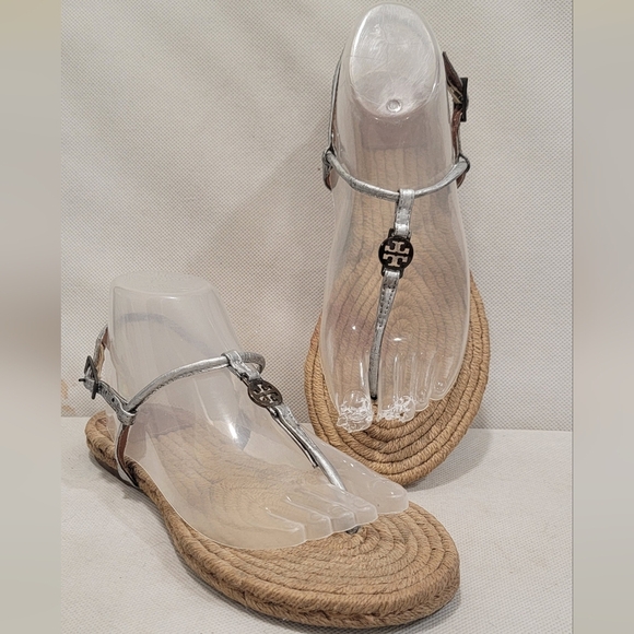 TORY BURCH EMMY SILVER STRAPPY SANDALS (sz 8) - Picture 1 of 8